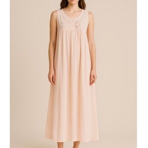 Vintage. Character Vintage Nightgown Small‎ Embroidered Cotton Sleeveless Lace